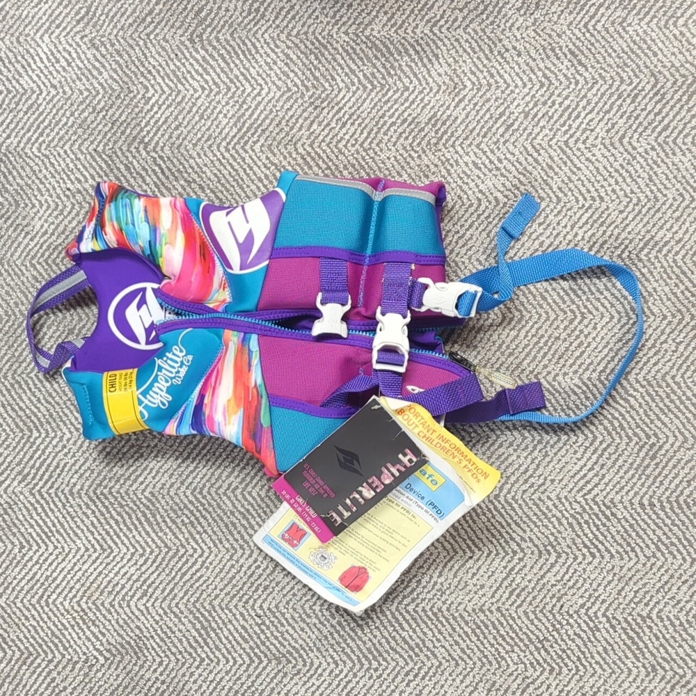 Hyperlite girls life jacket